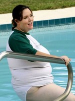 bbw chick playing in the pool