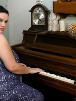 horny big sophie playing the piano