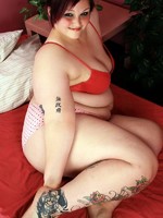 bbw milla monroe sucking a candy