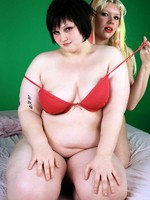 sexy plumper milla playing with her friend